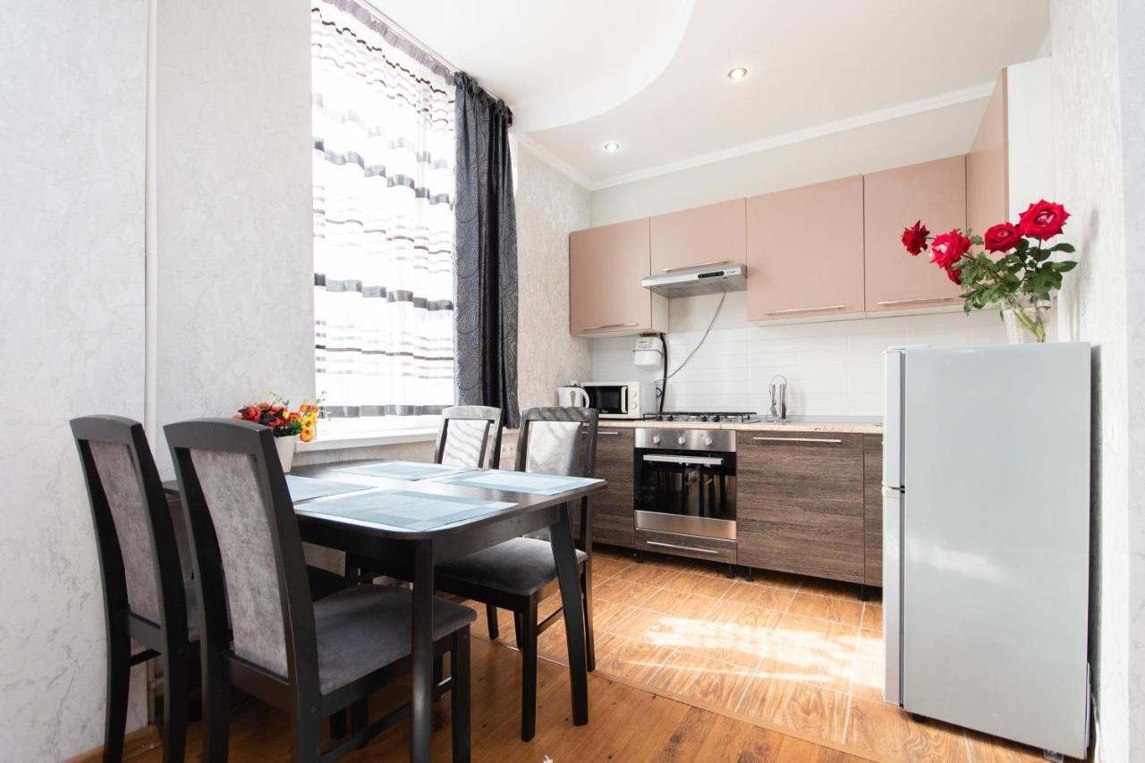 Comfortable Apartment In The Golden Square. Alma-Ata Exteriör bild