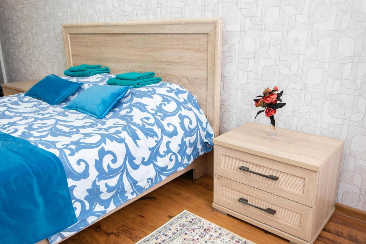 Comfortable Apartment In The Golden Square. Alma-Ata Exteriör bild